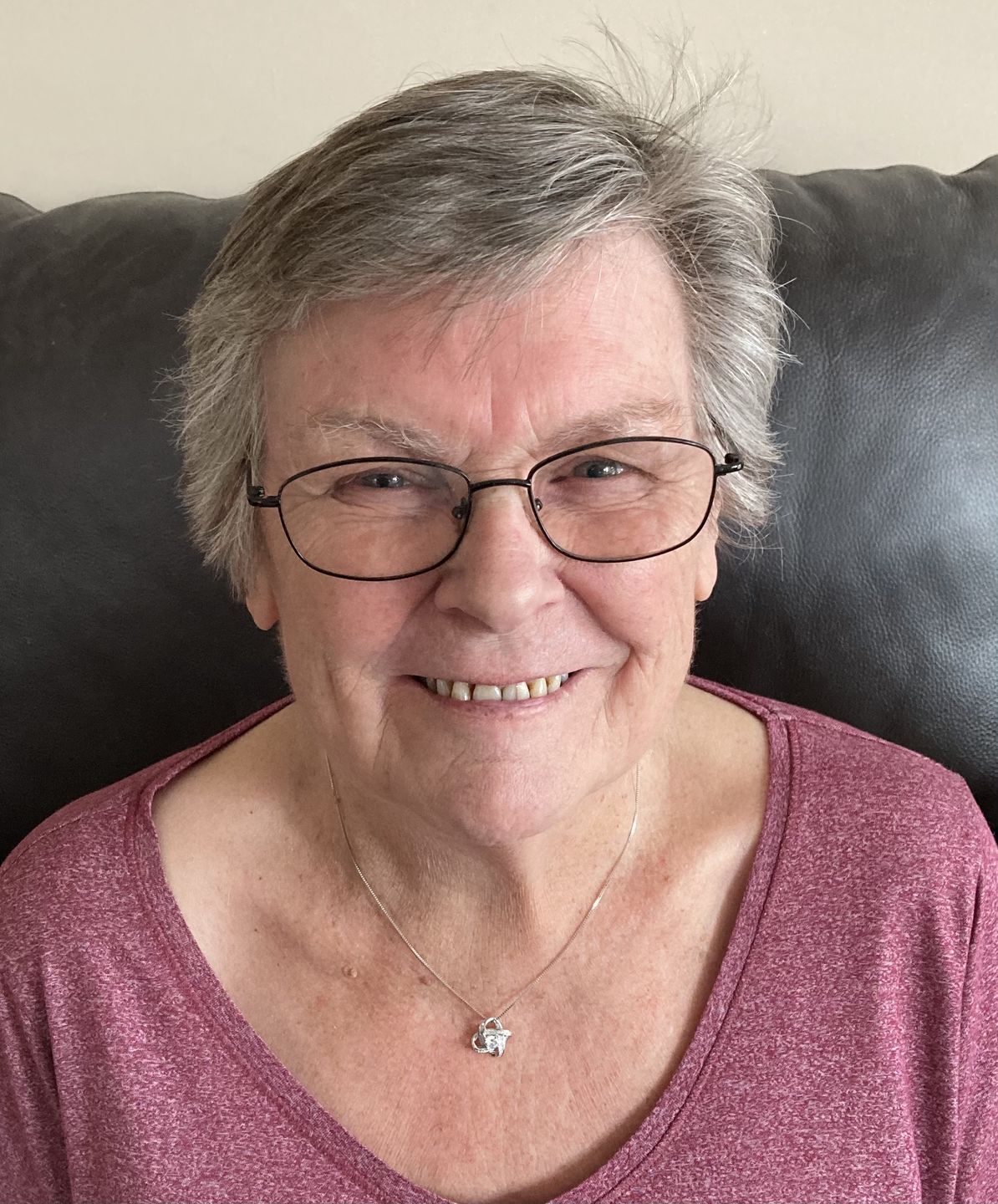 Customer photo review of "To my Wife" - Silver Love knot necklace