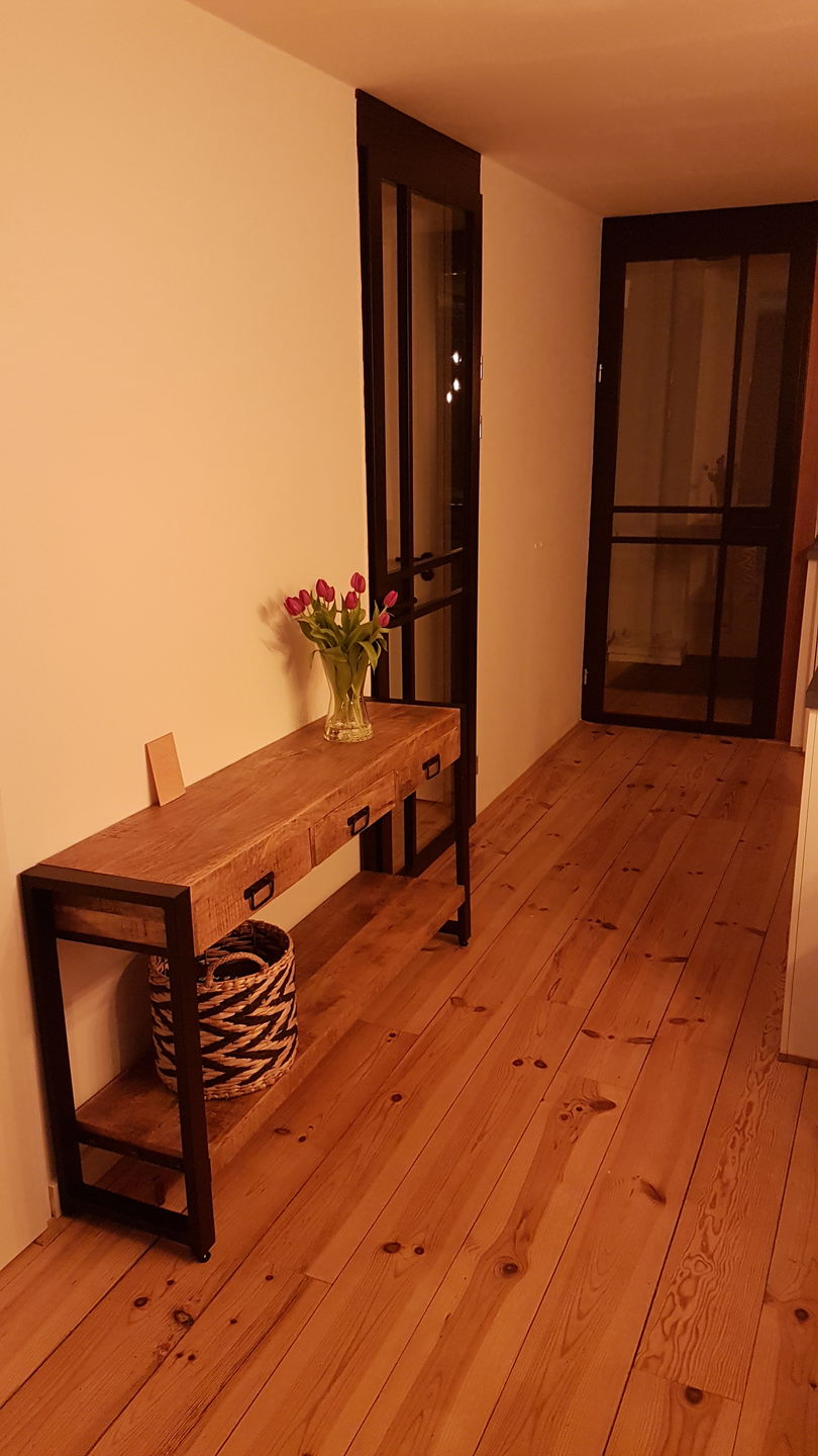 Customer photo review of Sidetable / Dressoir met lades Industrieel Design | Mangohout en Staal | 150x35x76cm