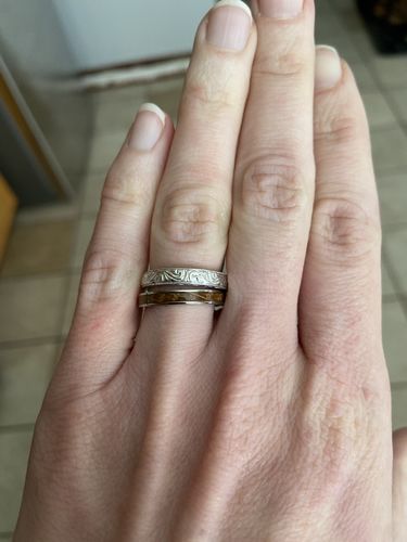 Customer photo review of Women's Whiskey Barrel Ring