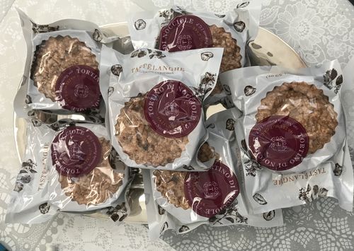 Customer photo review of Tortino di Nocciole Tastëlanghe (Box 10 pezzi)