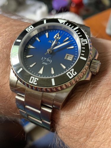 Customer photo review of Aquacy 1769 Hei Matau Men's Automatic 300M Half Blue Black Dive Watch Miyota 9015 1769.HBLB.B.S