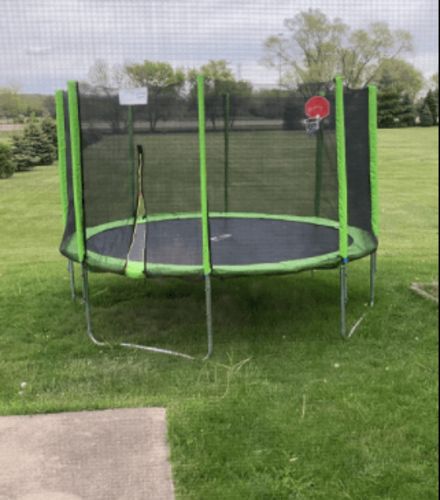 Customer photo review of Kangaroo Hoppers 12FT Round Kids Trampoline with Safety Enclosure Net, Basketball Hoop and Ladder, Outdoor Fun Summer Trampoline(4 U-legs)