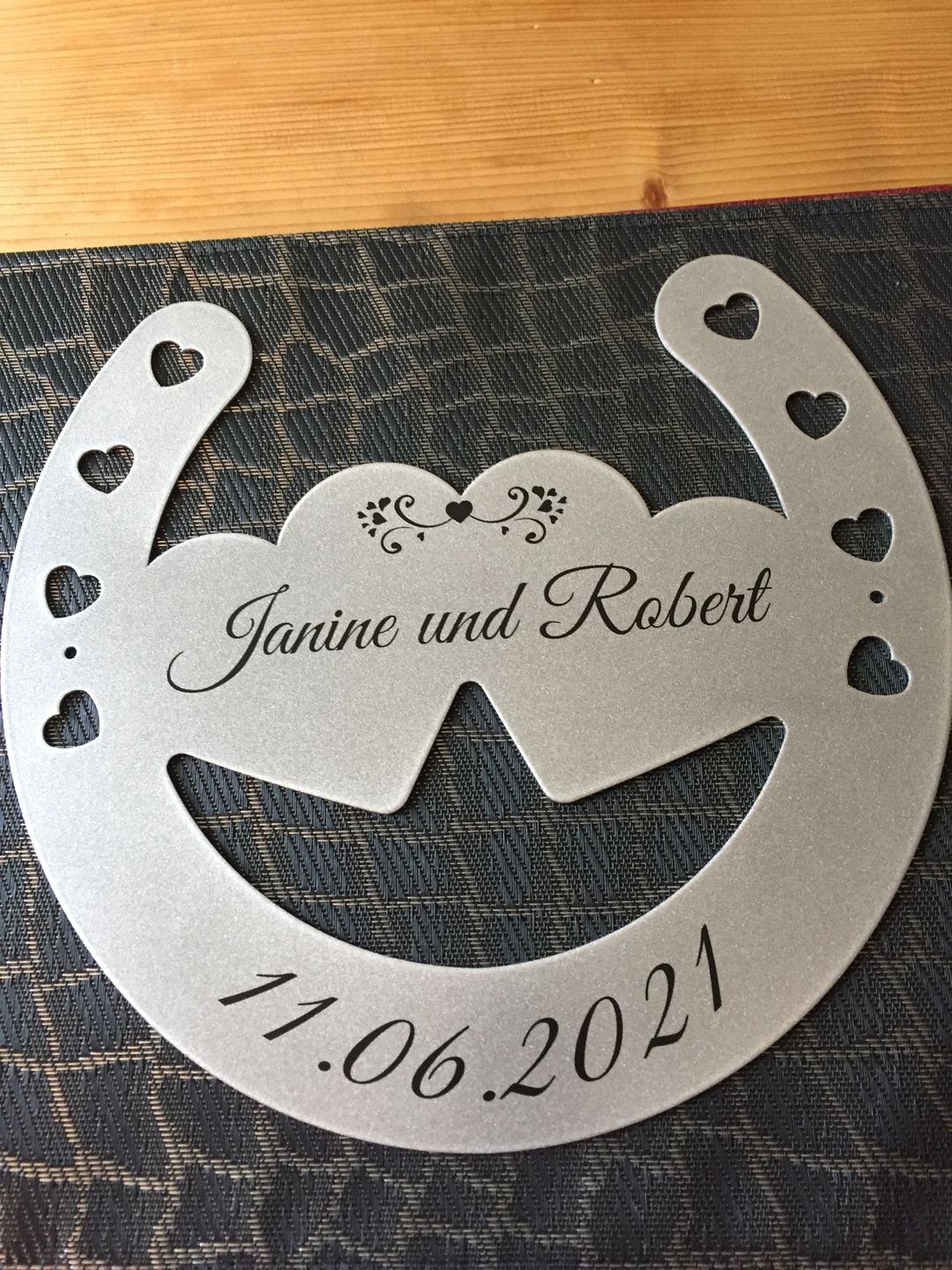 Customer photo review of Glückshufeisen aus edlem Stahl noble Design (personalisierbar) - ausgefallenes Hochzeitsgeschenk