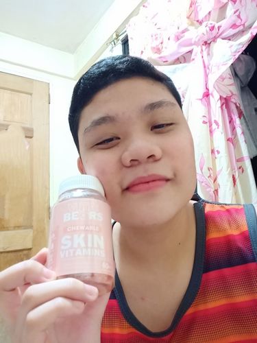 Customer photo review of Skin Vitamin Gummies
