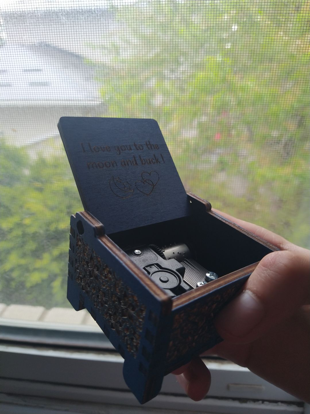 Customer photo review of Wind-up Music Box