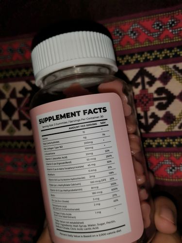 Customer photo review of Skin Vitamin Gummies