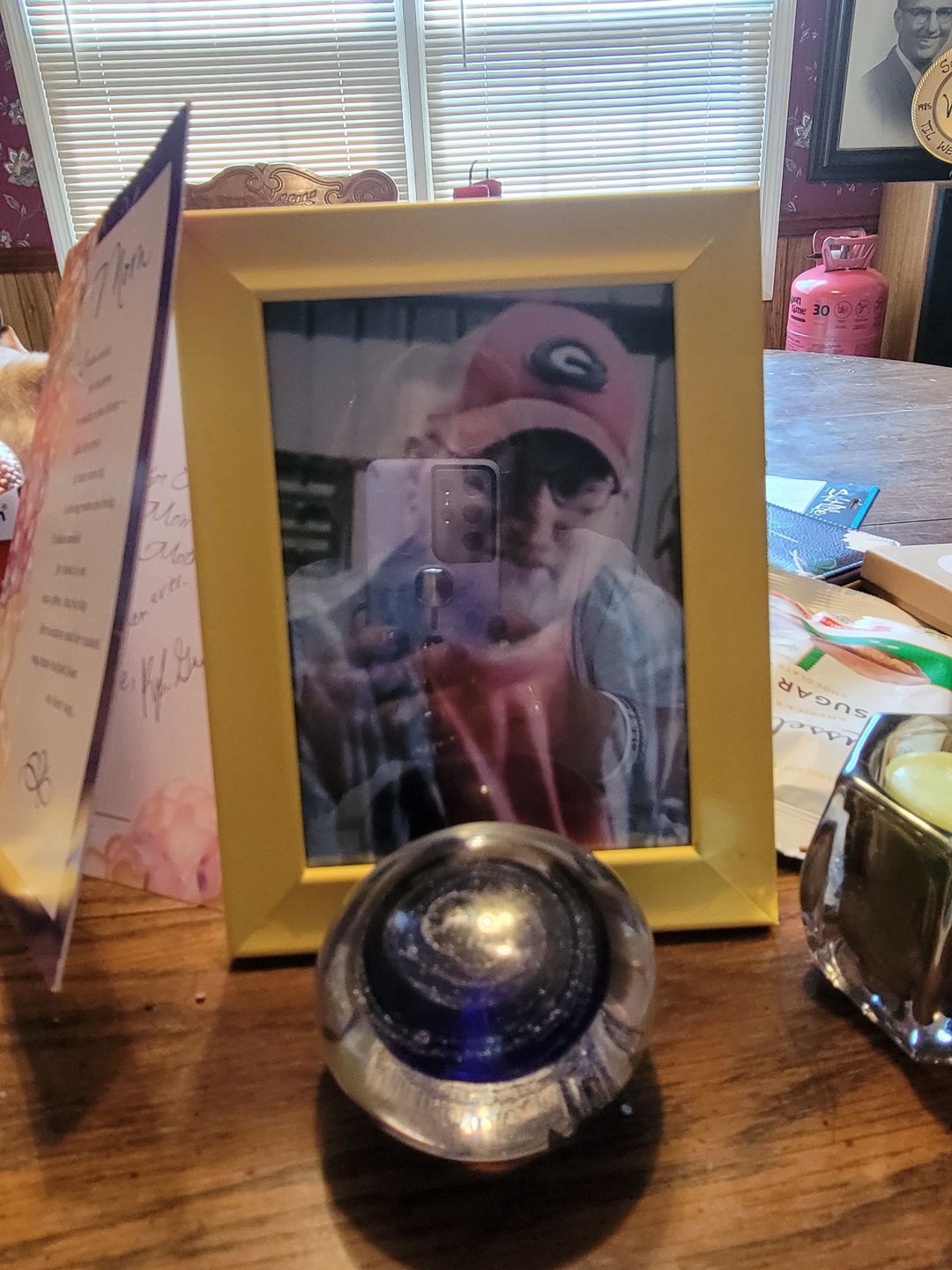 Customer photo review of Swirl Paperweight with Cremation Ash