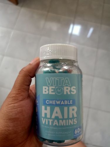 Customer photo review of Hair Vitamin Gummies
