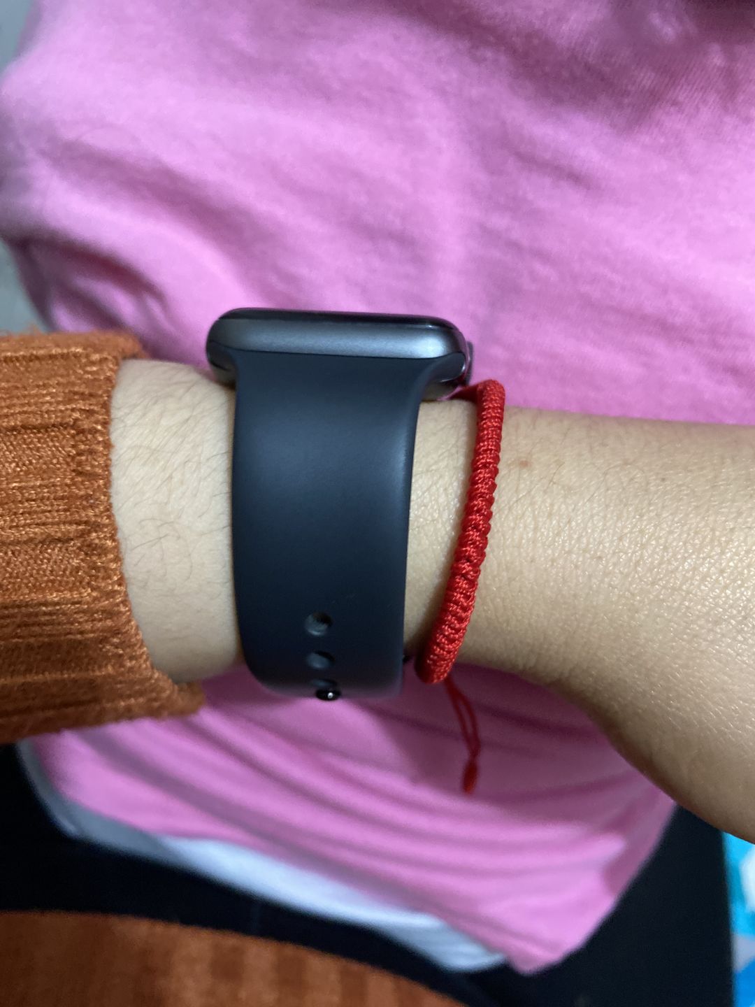 Customer photo review of Brazaletes Tibetanos Rojo x 2