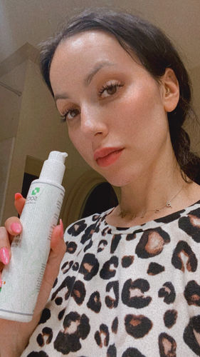 Customer photo review of Société AHA Exfoliating Cleanser