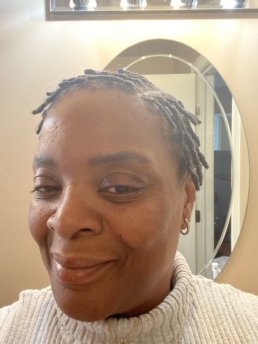 Customer photo review of Refresher Spray w/ Rose Water | 8 oz (PRE-ORDER)