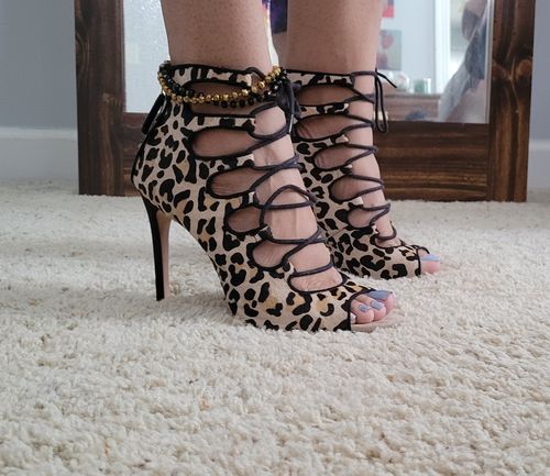 Customer photo review of Treasure Crystal Anklet