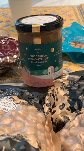 Customer photo review of 2 vasi di Pasta di Nocciole Piemonte IGP 100%