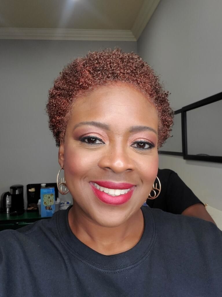 Customer photo review of Twerkin Turquoise - Mysteek Color Pop