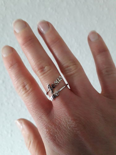 Customer photo review of LOANYA Ring mit zwei personalisierten Namen