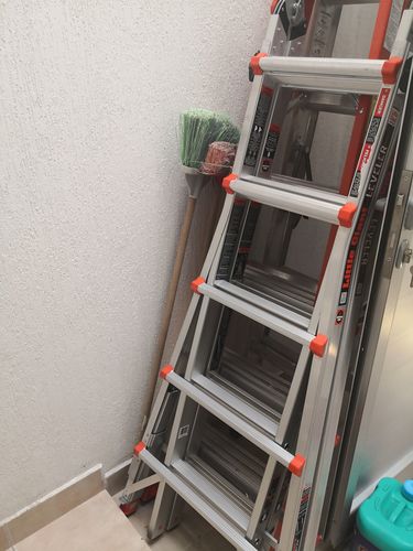 Customer photo review of Escalera de Aluminio Multiposición 22' Tipo IA Leveler Little Giant 16522-803 (Demo)