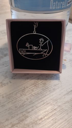 Customer photo review of LOANYA persönliche Kinderzeichnung als Halskette oder Anhänger