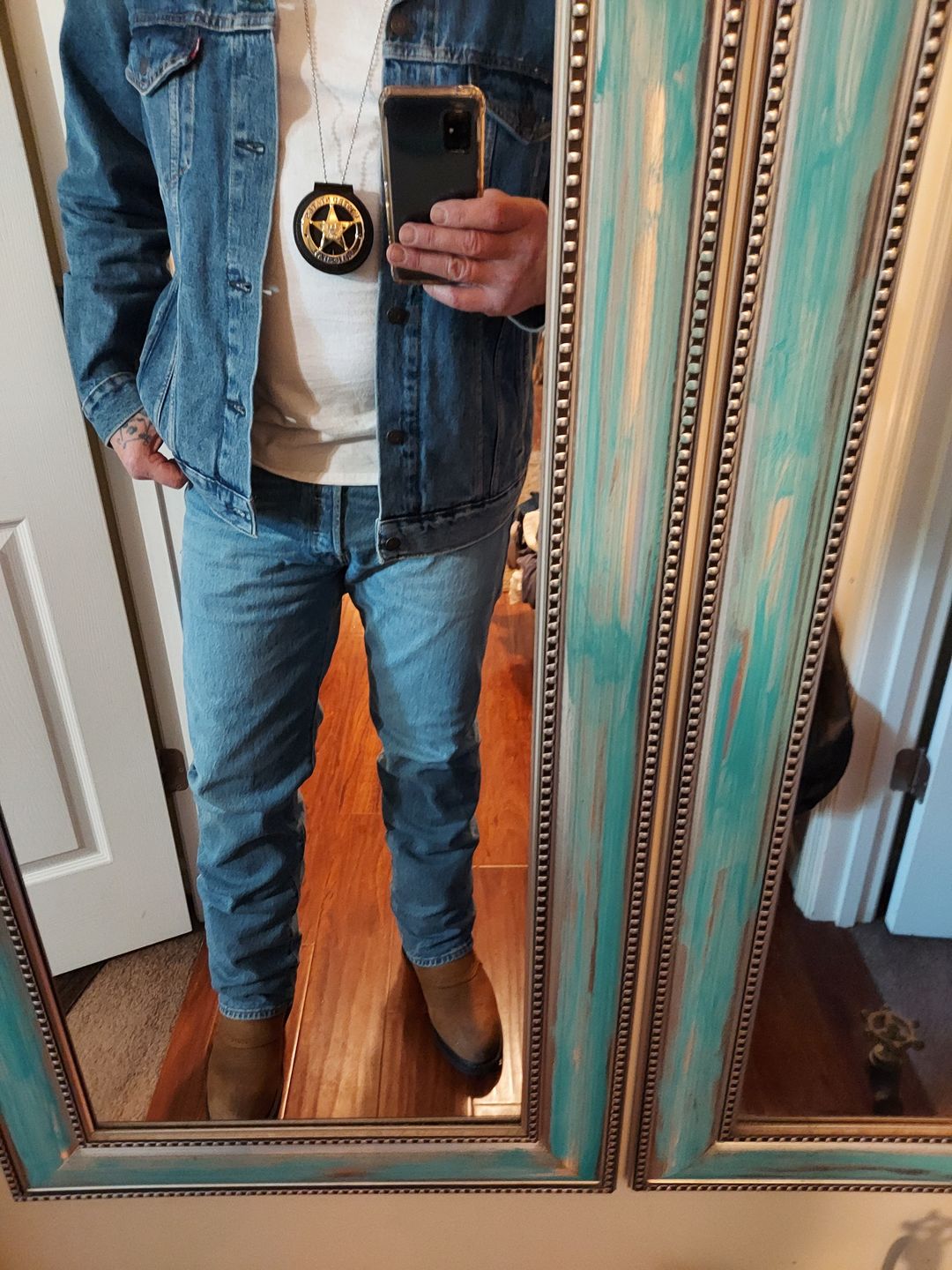 Customer photo review of US Federal Court Law Enforcement MARSHAL Badge Solid Copper Replica Movie Props