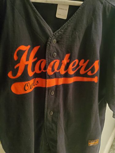 Customer photo review of Vintage Hooters Baseball Jersey Size Large