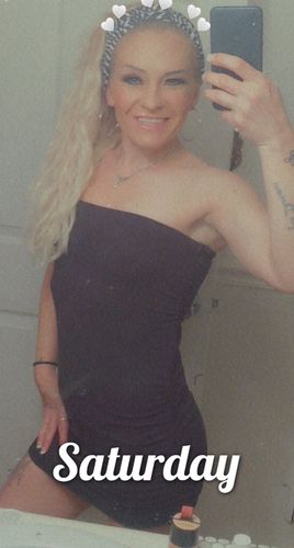 Customer photo review of Full Shine Tape in Hair Extensions 100% Remy Human Hair 20 Pieces 50 Grams Bleach Blonde (#613)