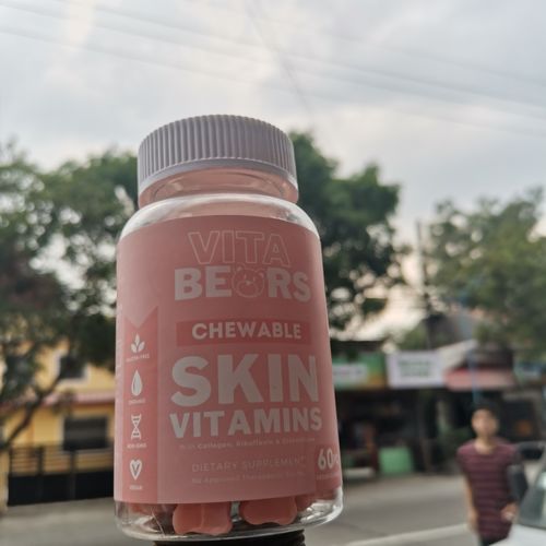 Customer photo review of Skin Vitamin Gummies