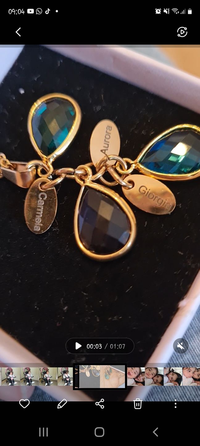 Customer photo review of LOANYA personalisierte Kette mit Geburtssteinen