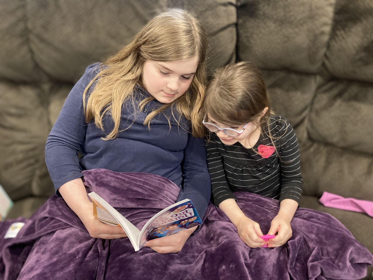 Customer photo review of BiggerBee Minky Throw Blanket PLC Jewel Purple