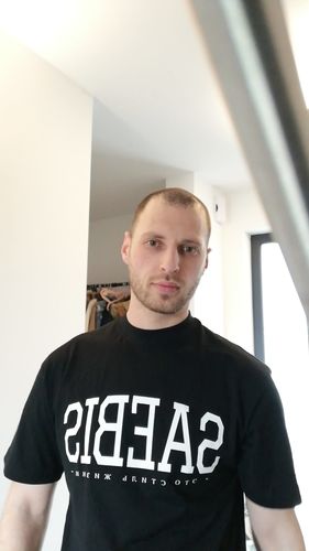 Customer photo review of Lifestyle Herren Oversized T-Shirt schwarz by SAEBIS®