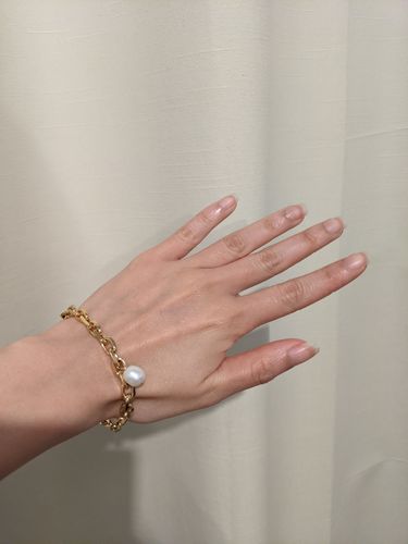 Customer photo review of Pearl Chunky Bracelet