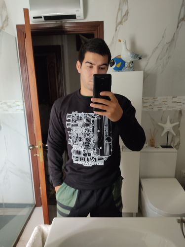 Customer photo review of M10 | Sweatshirt