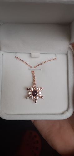 Customer photo review of Schneeflocken-Kette mit Wunschfoto