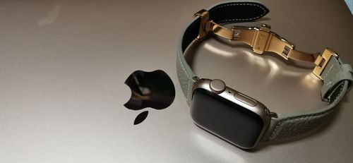Apple Watch SE &  eponas ボヘミアングレージュ Apple Watch Series 6とSEに対応の高級レザーバンド『EPONAS』に新色が