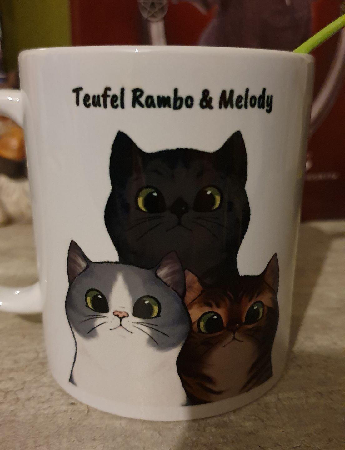 Customer photo review of Neugierige Katzen - Individuelle Tasse