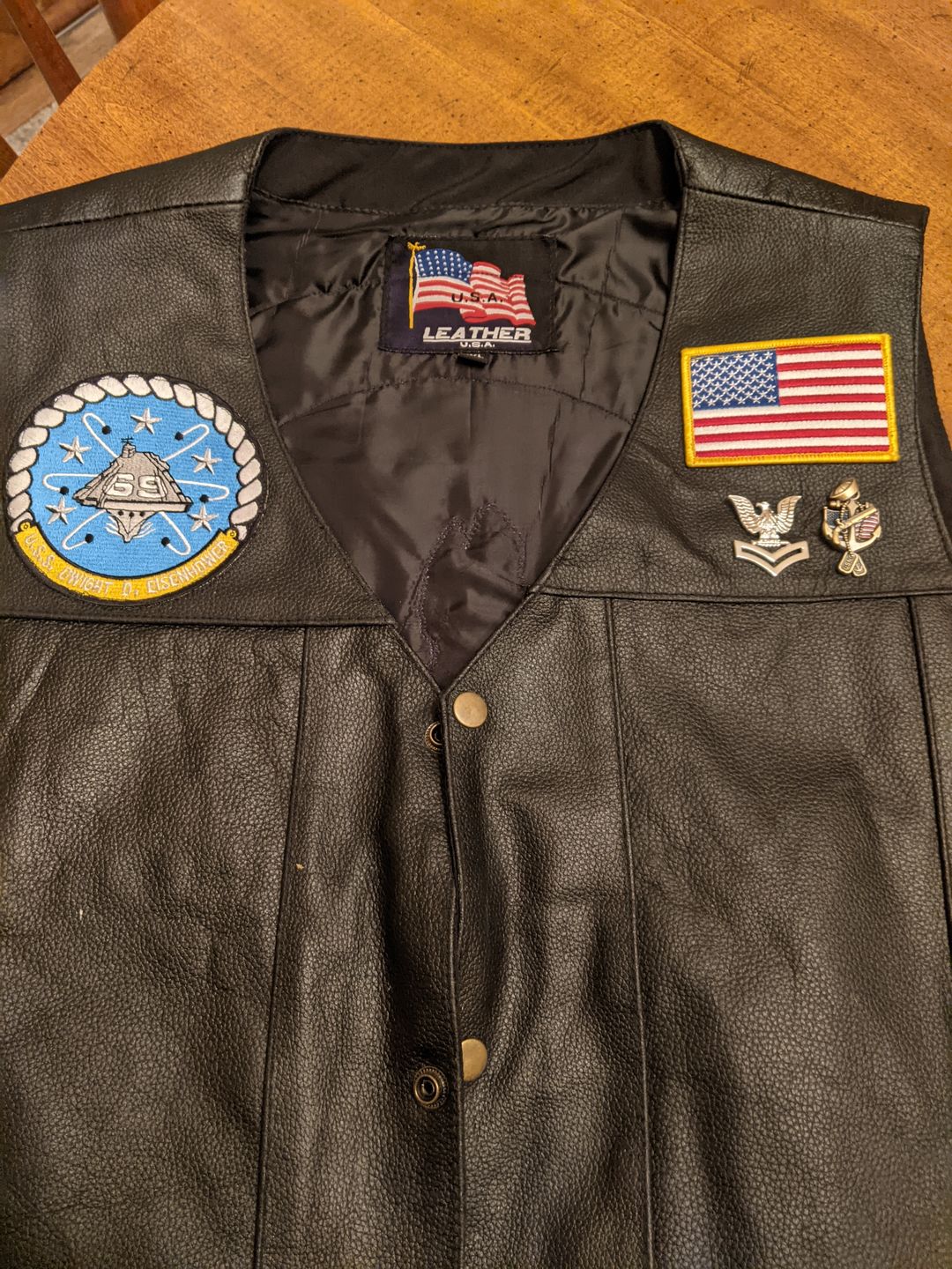 Customer photo review of US Navy Veteran Pin