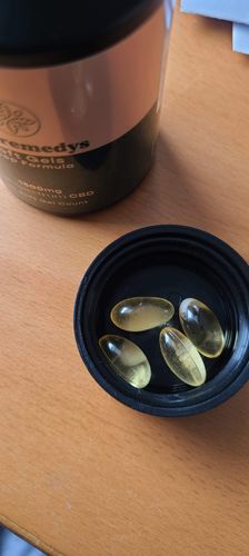 Customer photo review of 1500mg CBD Soft Gels sleep formula