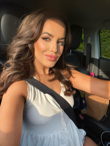 Customer photo review of Illumin8 Dry Oil Express Self Tan Mousse - 150mL