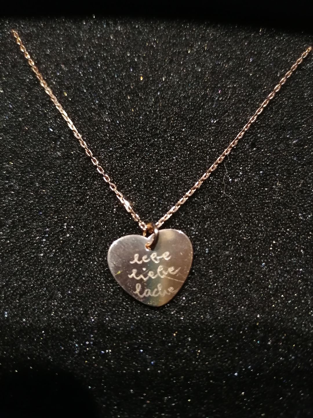Customer photo review of Personalisierte Herzkette mit Gravur aus 925 Sterling Silber