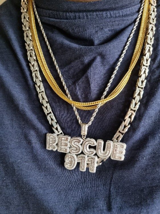 Customer photo review of Baguette Custom Letter Pendant Yellow Gold