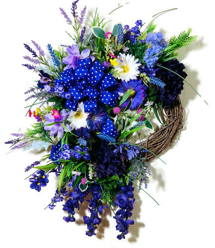Customer photo review of 14" Oval Grapevine Wreath