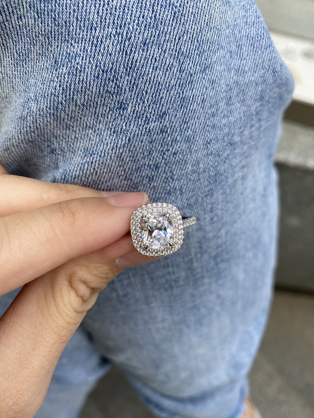 Customer photo review of Louily 2.0 Carat Double Halo Cushion Cut Engagement Ring In Sterling Silver