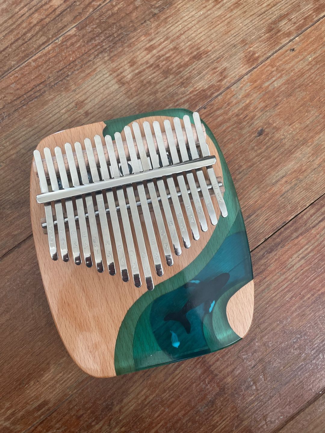 Customer photo review of 2021 New 17/21 Keys Hluru Blue Ocean Resin Whale Dolphin kalimba