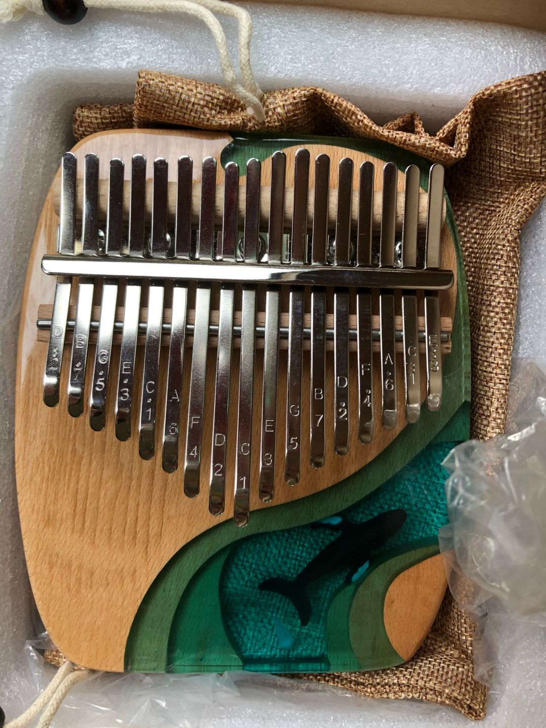 Customer photo review of 2021 New 17/21 Keys Hluru Blue Ocean Resin Whale Dolphin kalimba