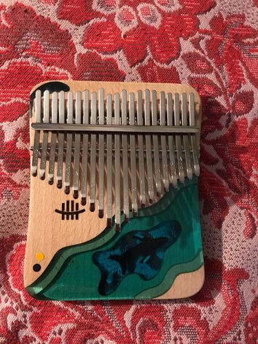 Customer photo review of 2021 New 17/21 Keys Hluru Blue Ocean Resin Whale Dolphin kalimba