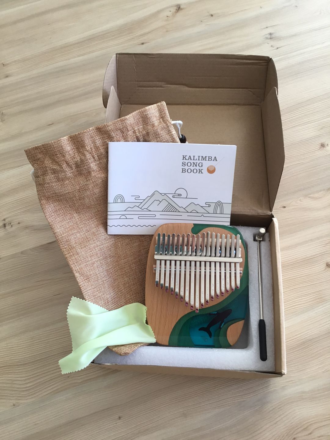 Customer photo review of 2021 New 17/21 Keys Hluru Blue Ocean Resin Whale Dolphin kalimba