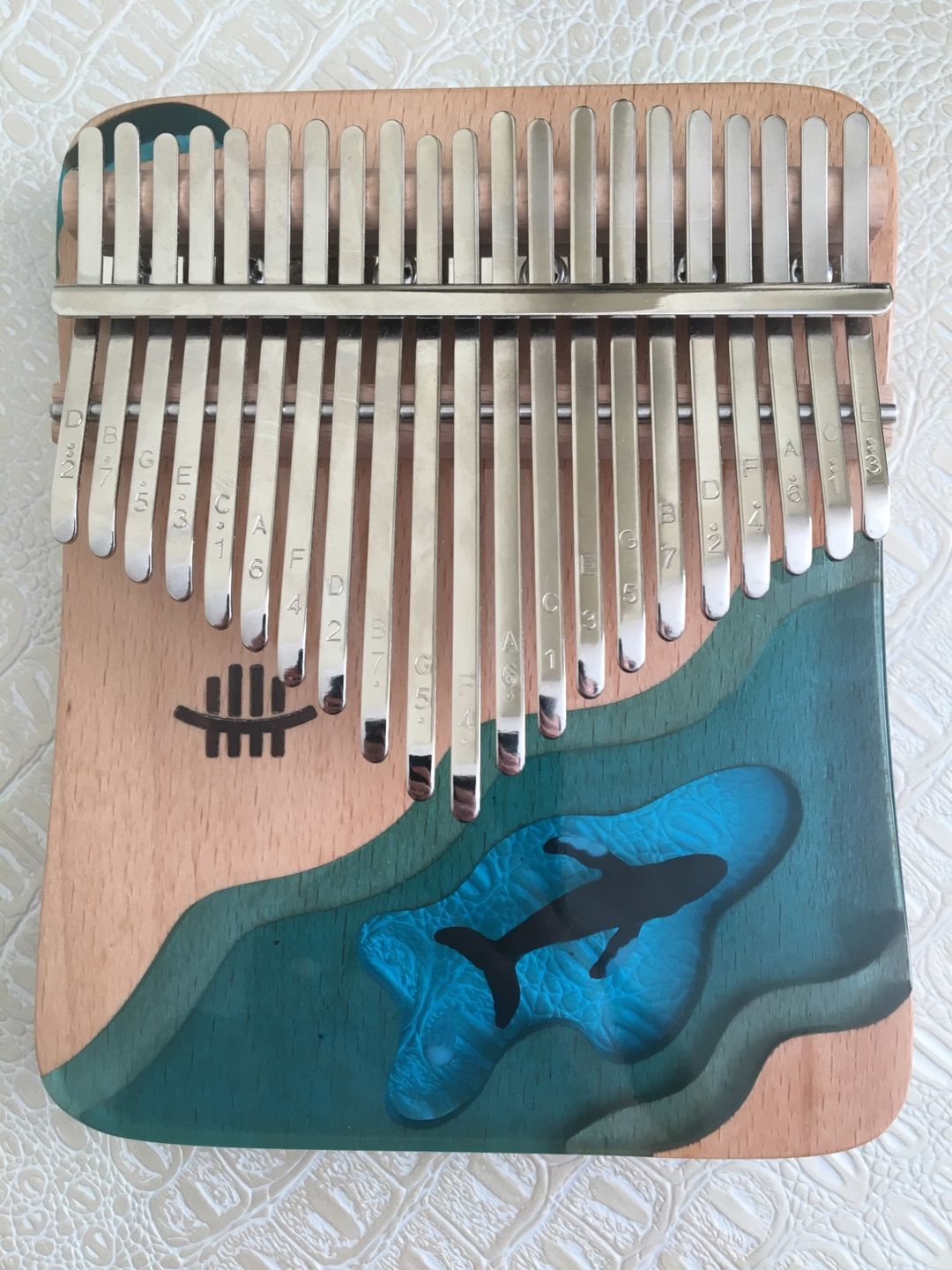 Customer photo review of 2021 New 17/21 Keys Hluru Blue Ocean Resin Whale Dolphin kalimba
