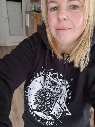 Customer photo review of Eule im Mondlicht - Unisex Organic Hoodie