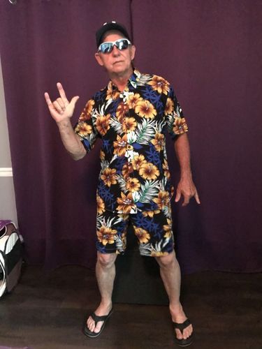 Customer photo review of Men's Flower Casual Button Down Hawaiian Shirts&Shorts