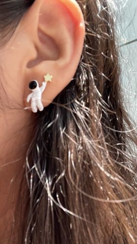 Customer photo review of Aretes Astronauta