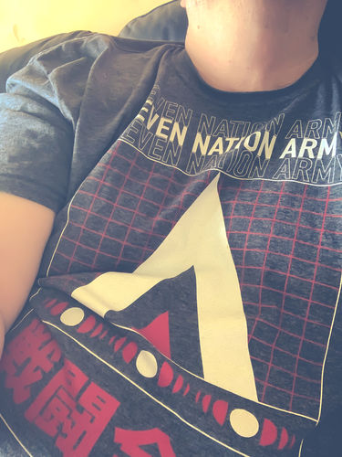 Customer photo review of White Stripes – Seven Nation Army - Men's T-Shirt