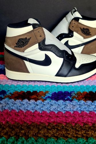 Customer photo review of Jordan 1 Retro High Dark Mocha